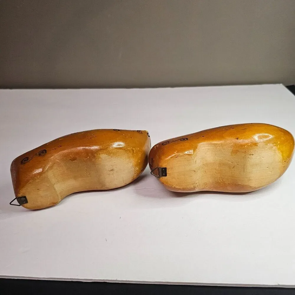 Vtg Wooden Dutch Clog Shoes Handcarved Painted 7
